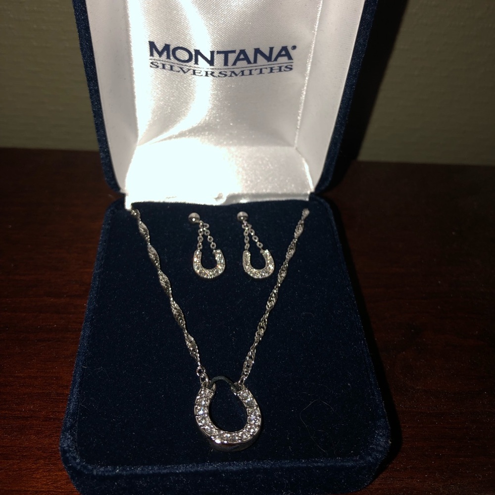 Horseshoe Necklace & Earring Set
